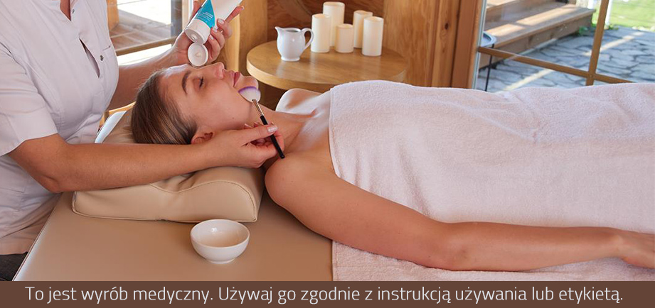 W branży kosmetycznej i spa, gdzie konkurencja jest duża, a klienci coraz bardziej wymagający, kluczem do sukcesu jest oferowanie usług najwyższej jakości. Jednym z elementów, który ma znaczący wpływ na standard świadczonych usług, jest wyposażenie salonu w stół do masażu i zabiegów kosmetycznych. Stoły do masażu Habys, dzięki swojej niezrównanej jakości i funkcjonalności, są doskonałym wyborem dla salonów kosmetycznych i spa. Topowe modele spotkacie można spotkać w najlepszych ośrodkach Wellness i SPA w całej Polsce i Europie. Oto kilka powodów, dla których warto wybrać stół do masażu od Habys właśnie do usług związanych z pielęgnacją urody i kosmetyką.